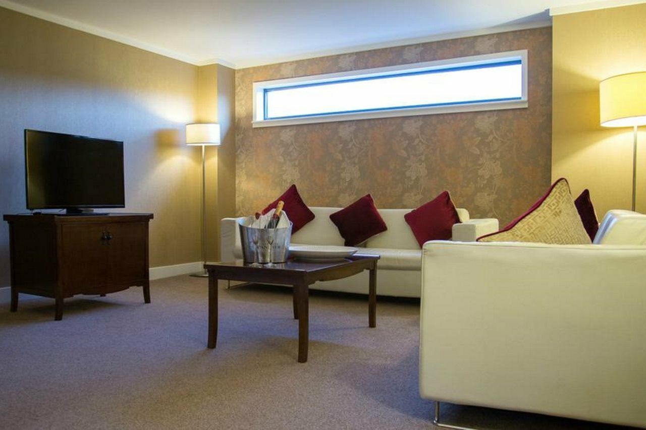 Talbot Hotel Clonmel Extérieur photo